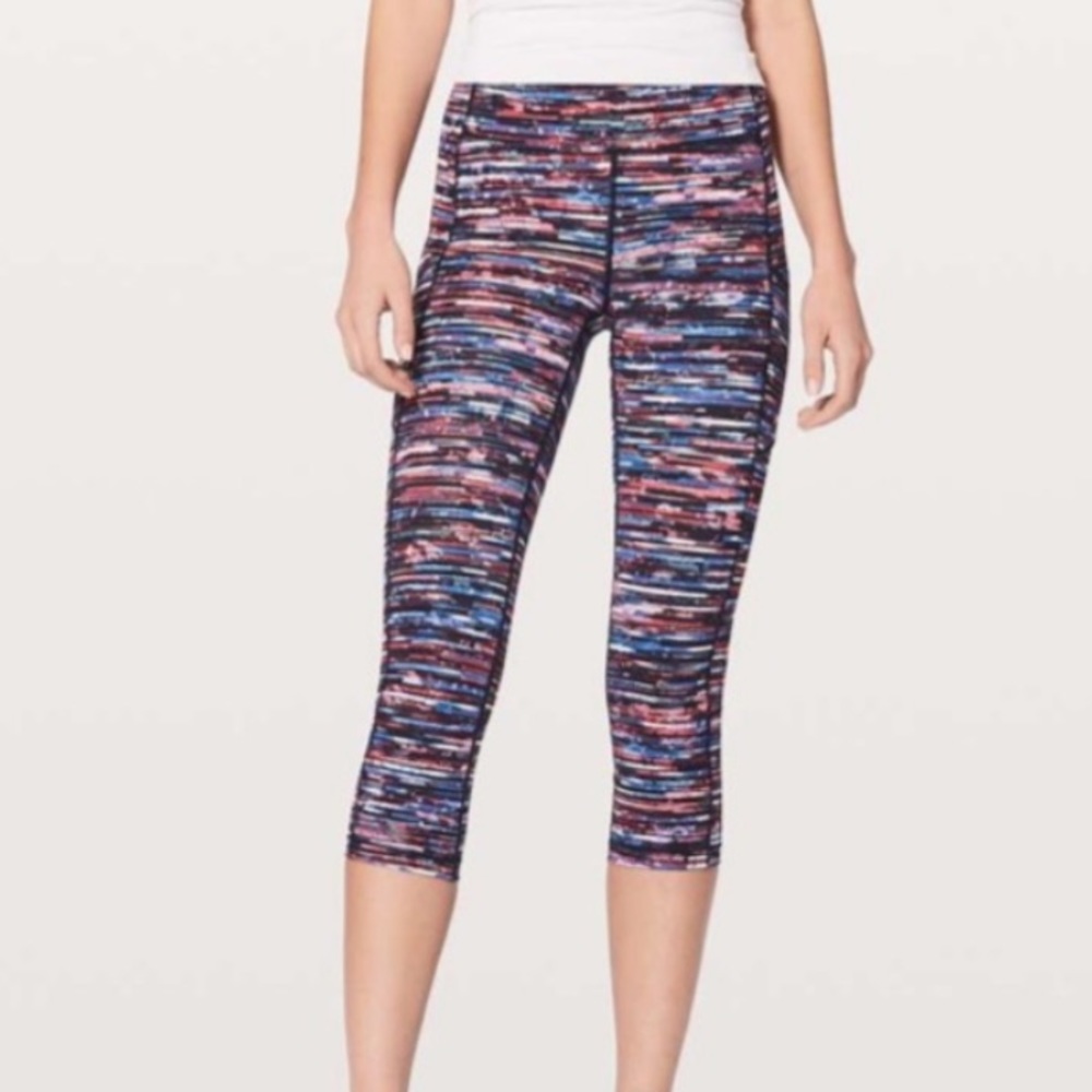 Lululemon 21” Crop Leggings Hinshu Alpine White Multi